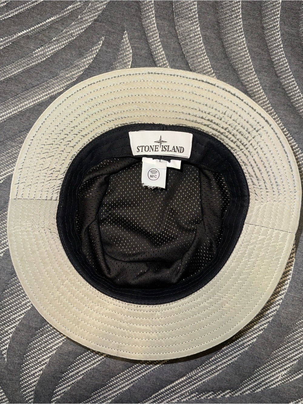 Stone Island Reflective Nylon Metal Bucket Hat Grey - Picture 5 of 6